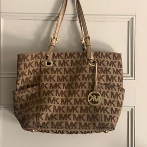 Beige Micheal Kors tote